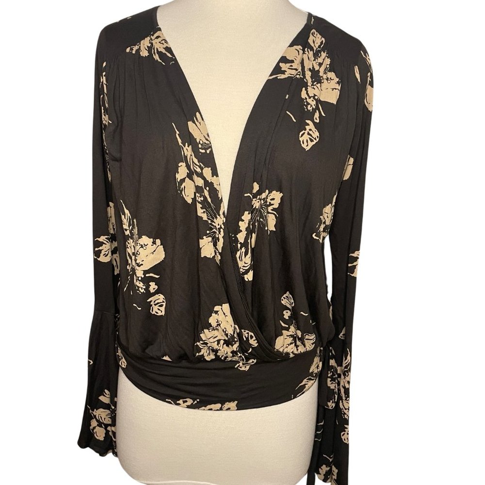 Free People Dark Gray & Cream Pullover Blouse size medium